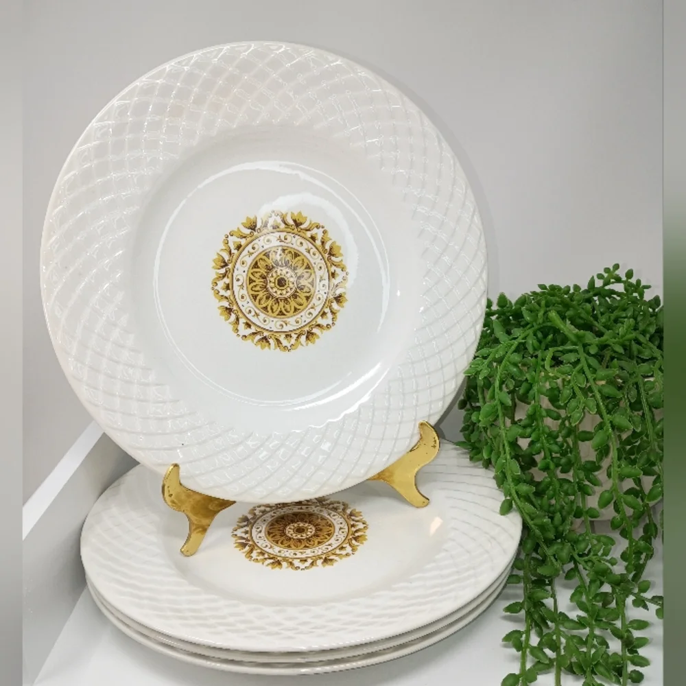 White and Gold Enoch By Wedgewood Dinnerware Set